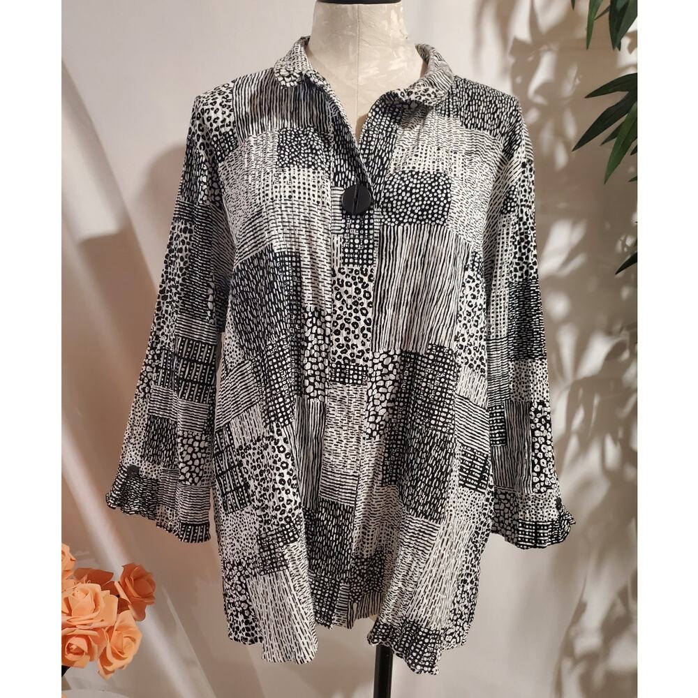Ali Miles Artsy Patchwork Multi-Print Button Top Size 1X Black White Lagenlook